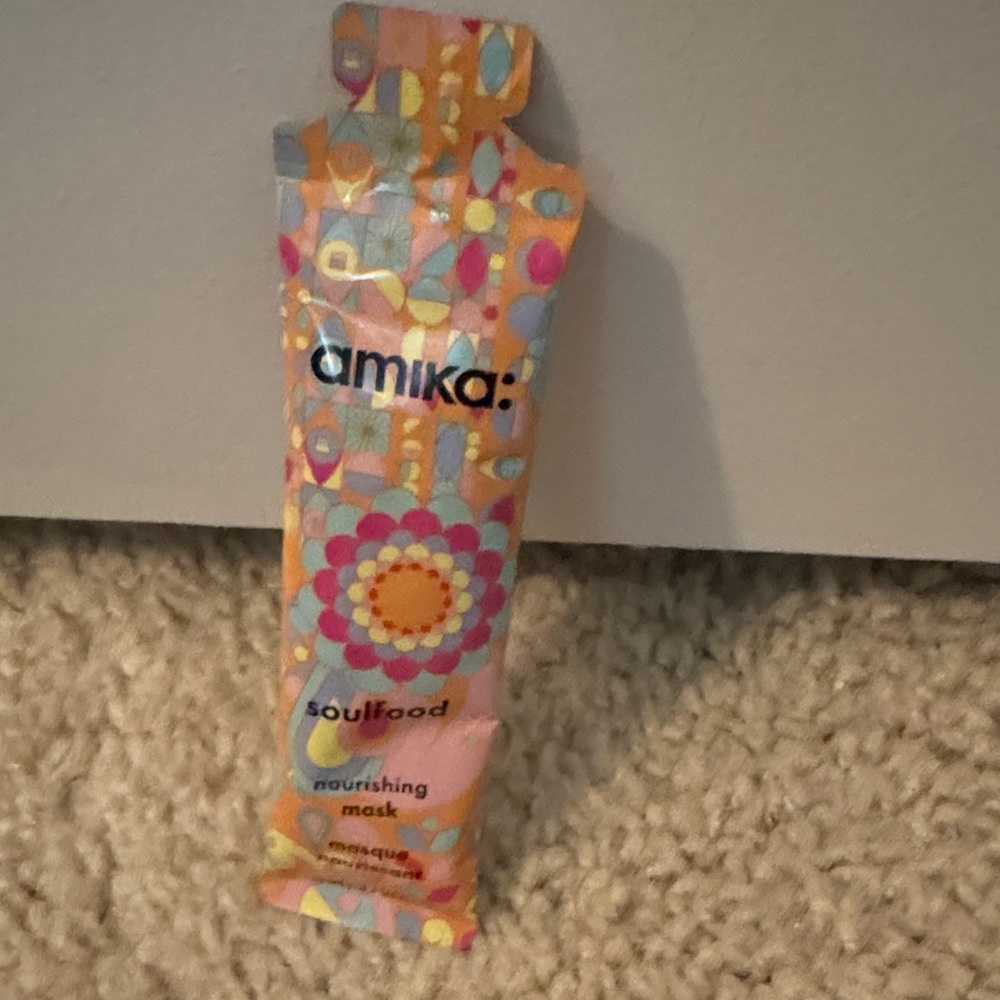 Amika Soulfood Nourishing Mask - Colorful Design